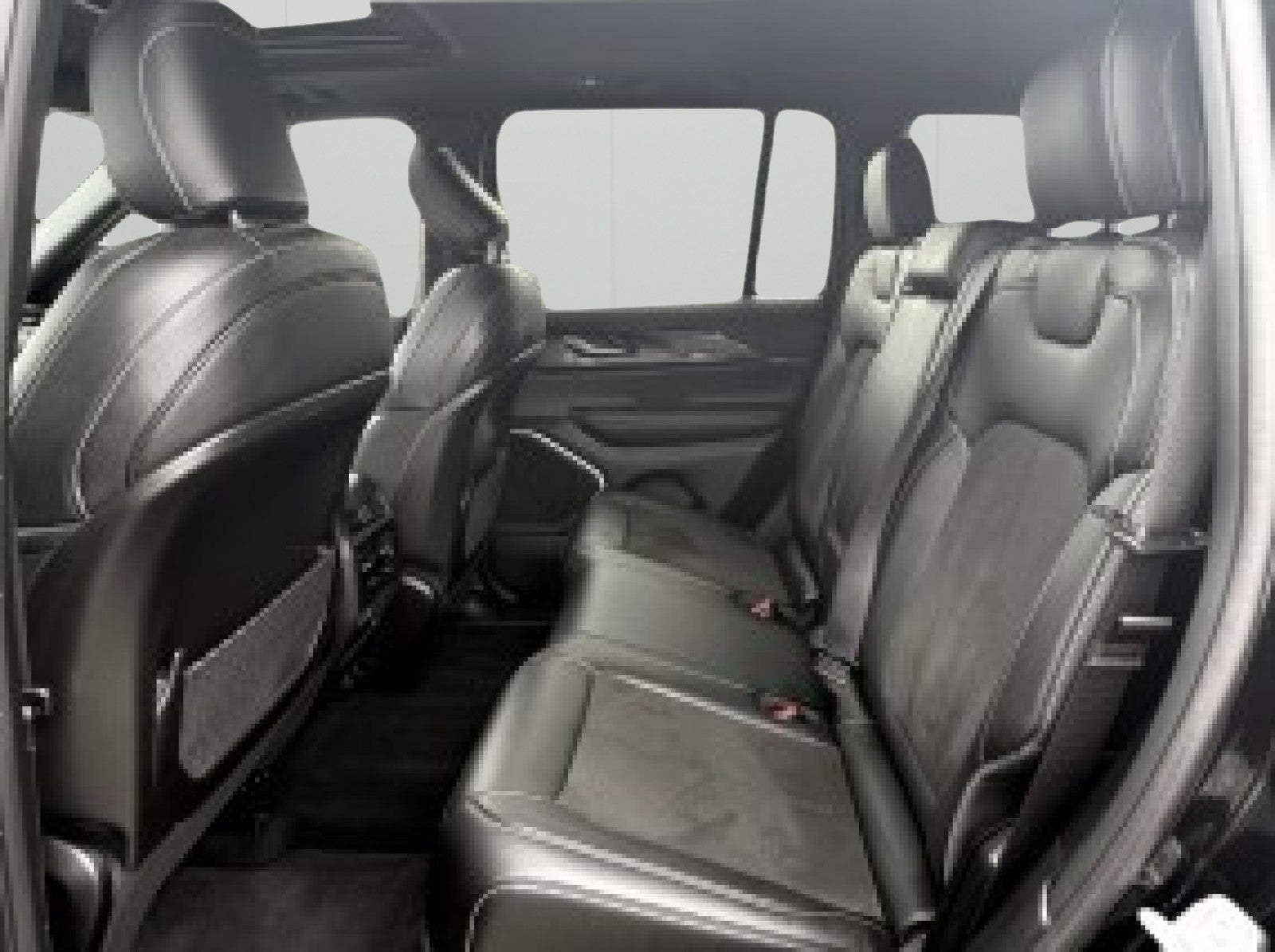 2022 Jeep Grand Cherokee Altitude