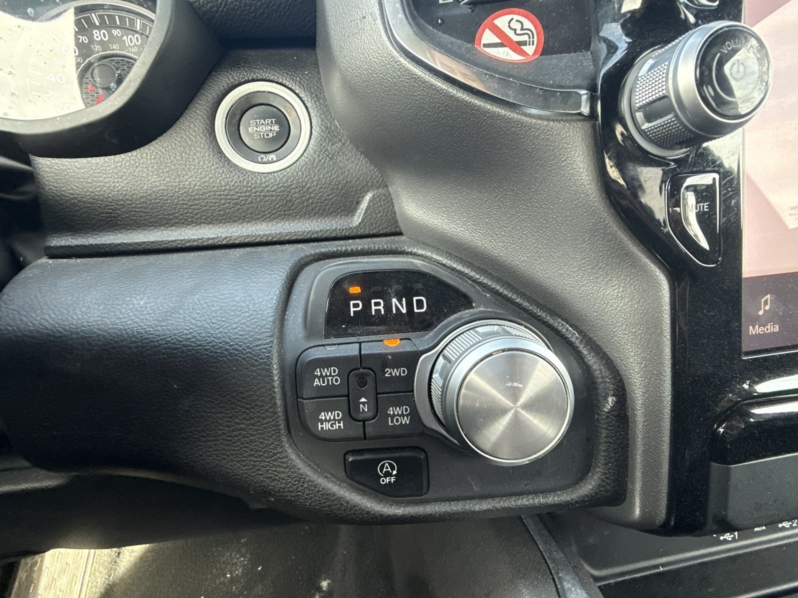 2025 RAM 1500 Laramie Crew Cab 4x4 5'7" Box