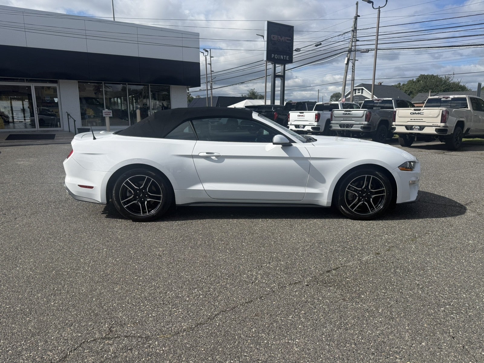 Used 2022 Ford Mustang EcoBoost Premium with VIN 1FATP8UH1N5101653 for sale in Penns Grove, NJ