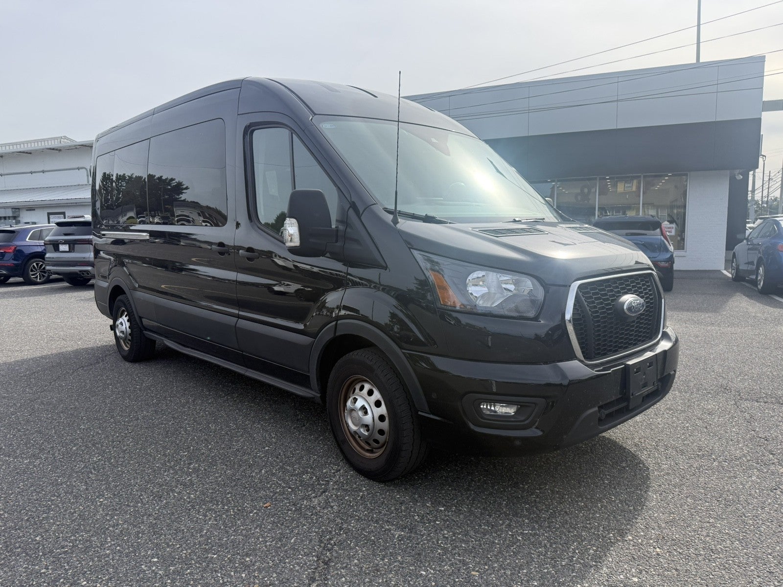 2025 Ford Transit Passenger Wagon XL