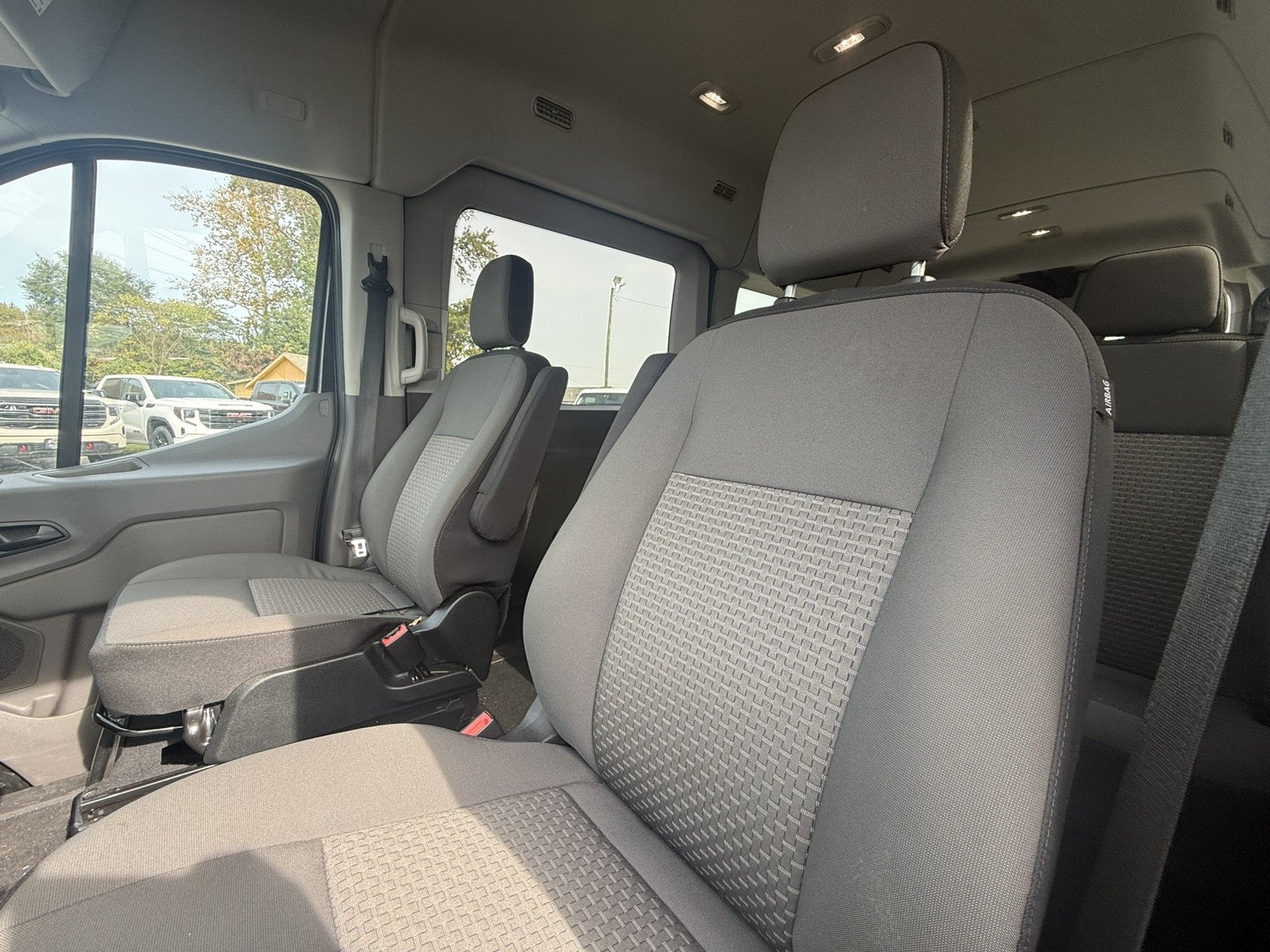 2025 Ford Transit Passenger Wagon XL