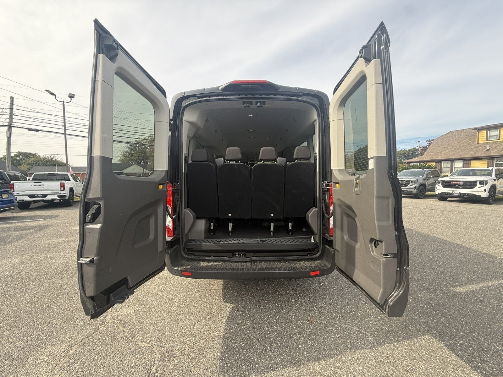 2025 Ford Transit Passenger Wagon XL