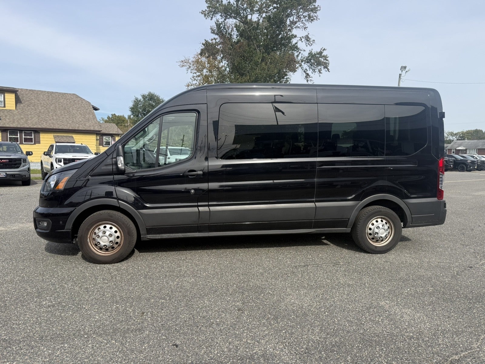 2025 Ford Transit Passenger Wagon XL