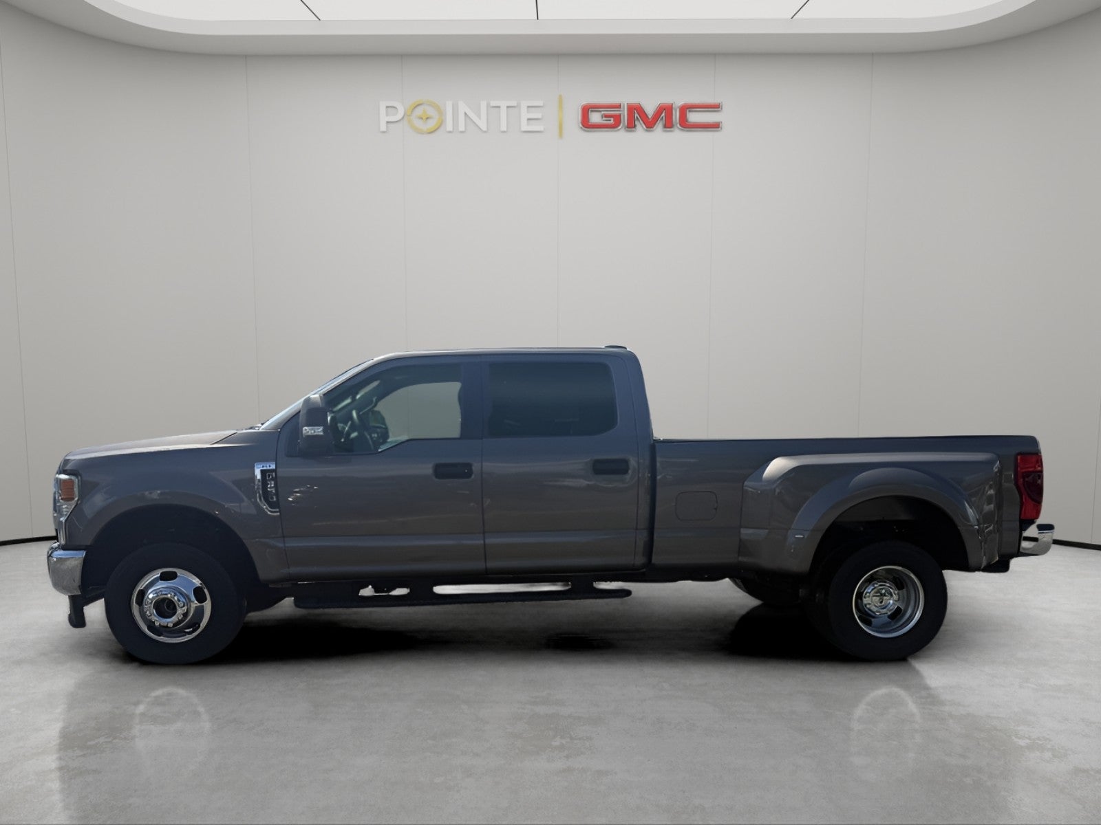 2022 Ford Super Duty F-350 DRW XL