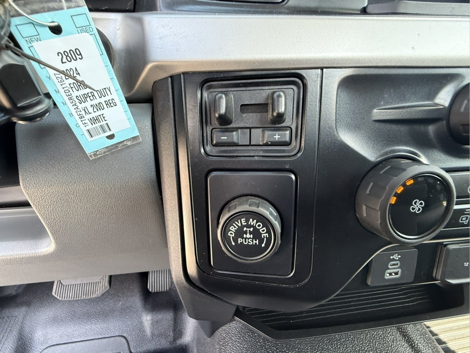 2024 Ford Super Duty F-250 SRW XL