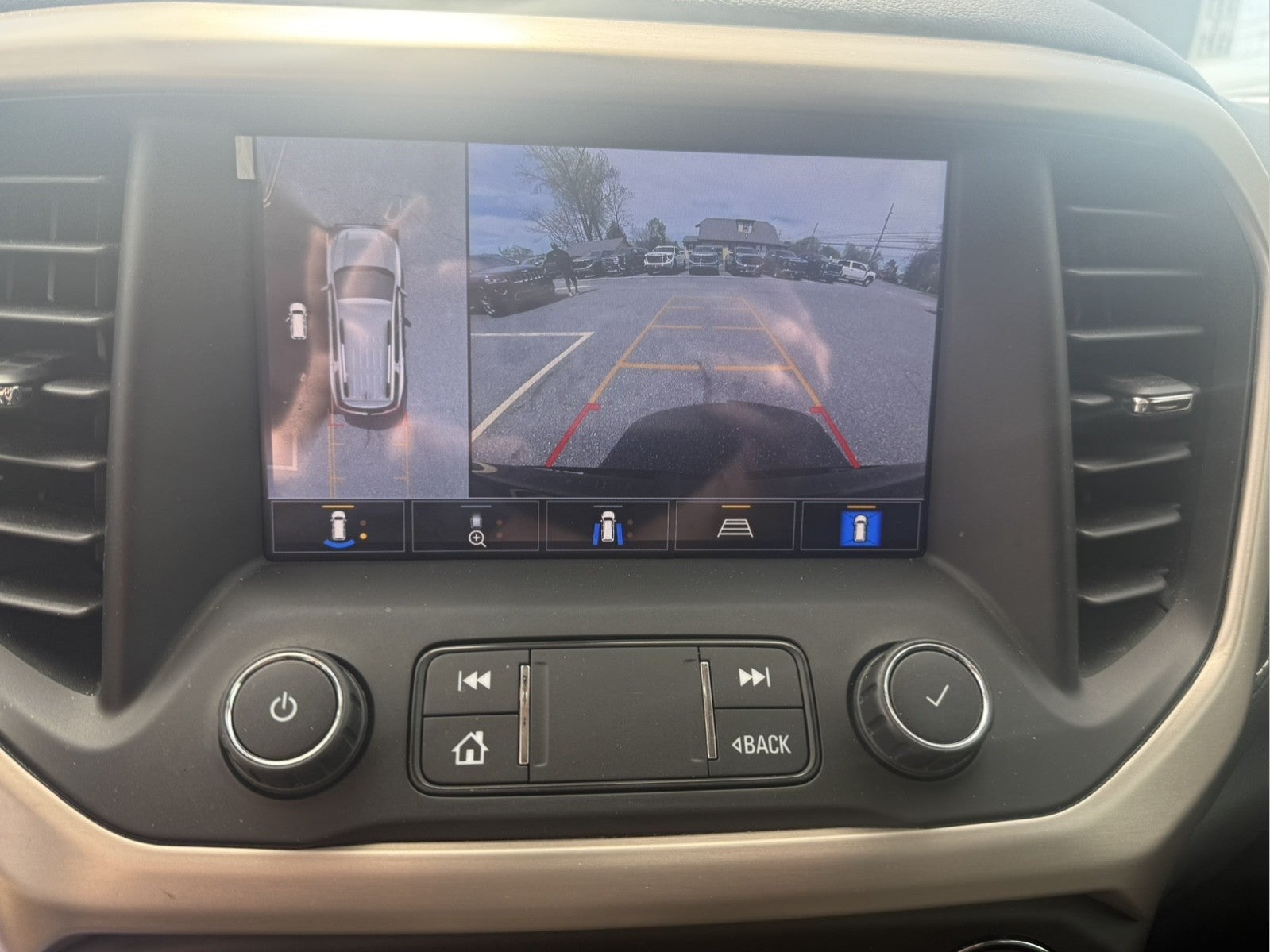2022 GMC Acadia Denali