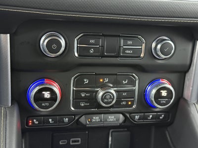 2024 GMC Yukon XL SLT