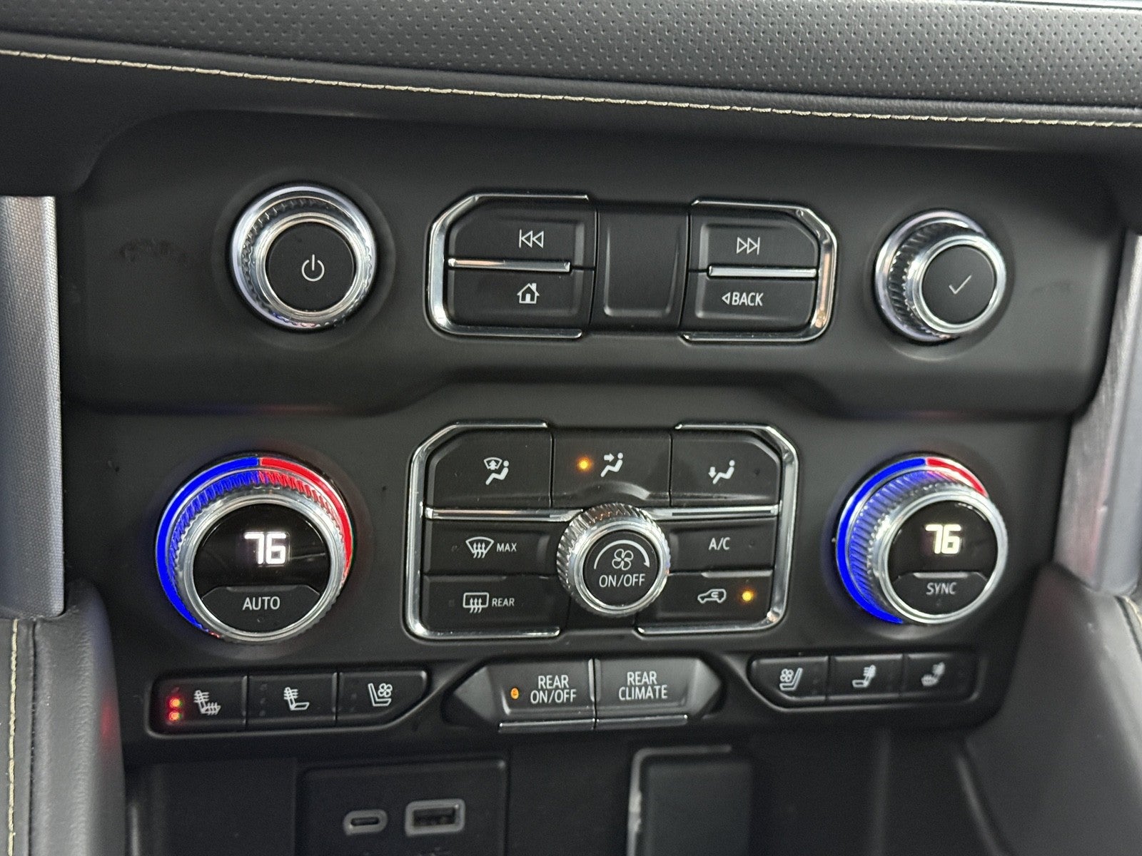 2024 GMC Yukon XL SLT