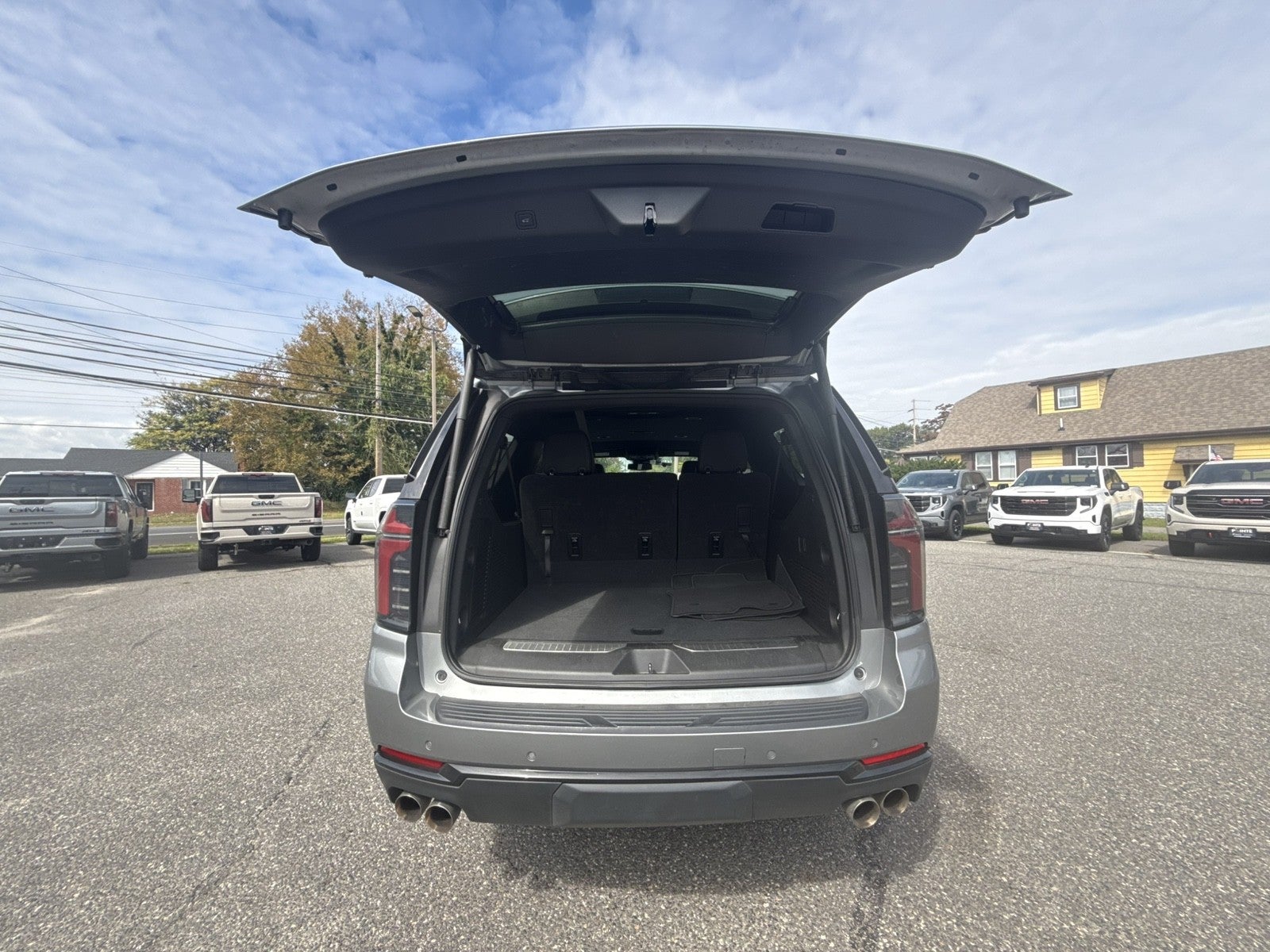2025 Chevrolet Suburban Z71