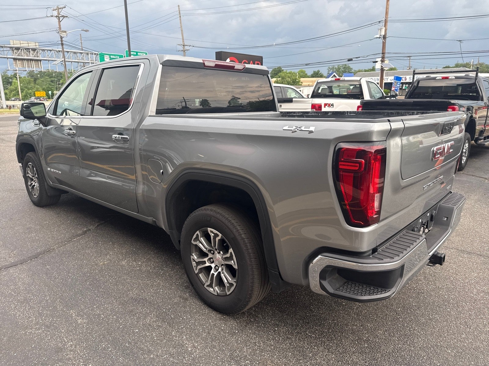 2025 GMC Sierra 1500 SLT