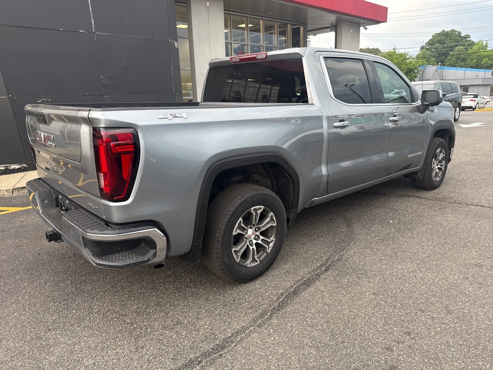 2025 GMC Sierra 1500 SLT