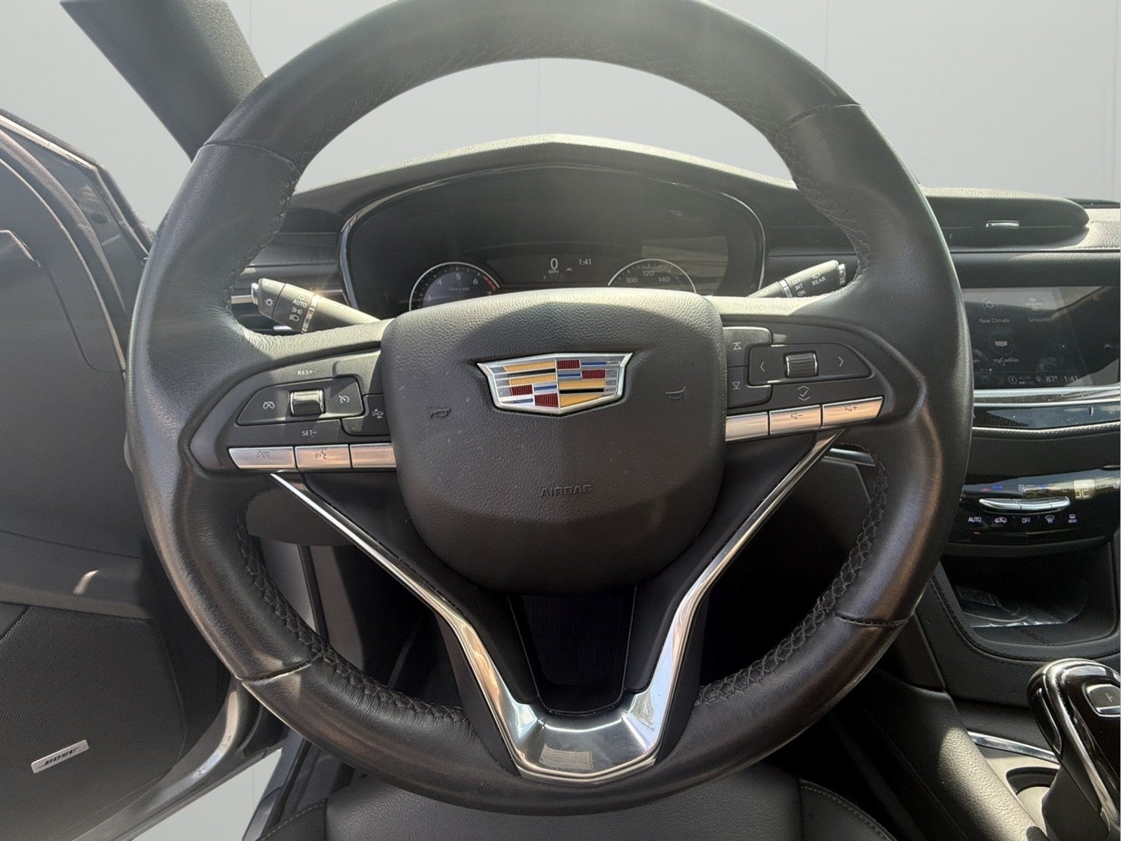 2025 Cadillac XT6 Luxury