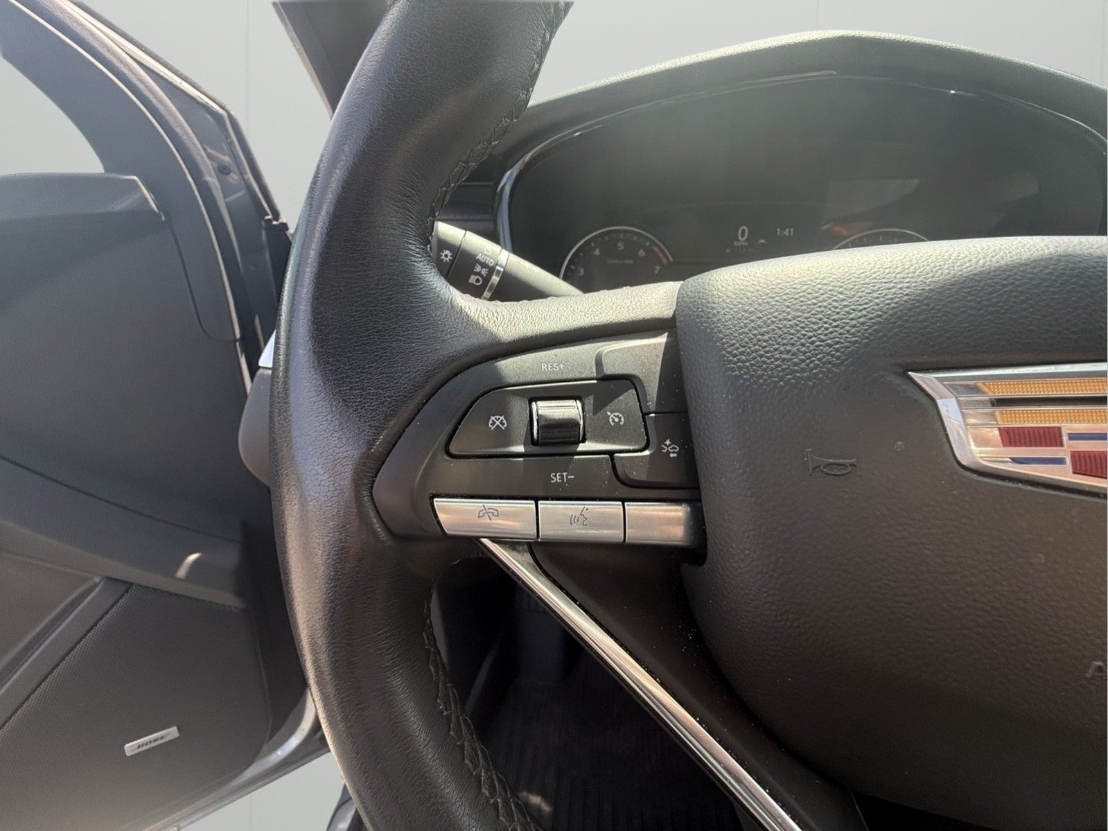 2025 Cadillac XT6 Luxury