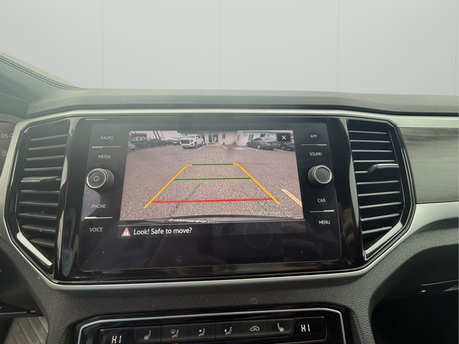 2023 Volkswagen Atlas 3.6L V6 SE w/Technology