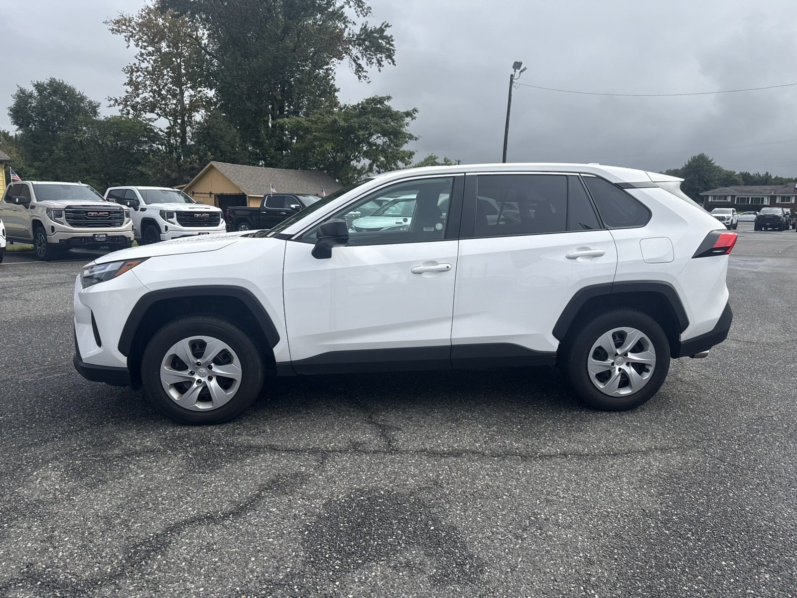 2025 Toyota RAV4 LE