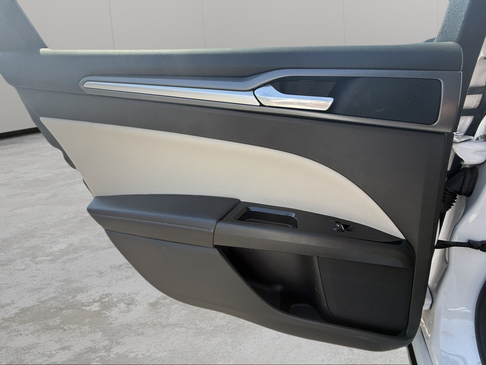 2014 Ford Fusion Titanium Hybrid