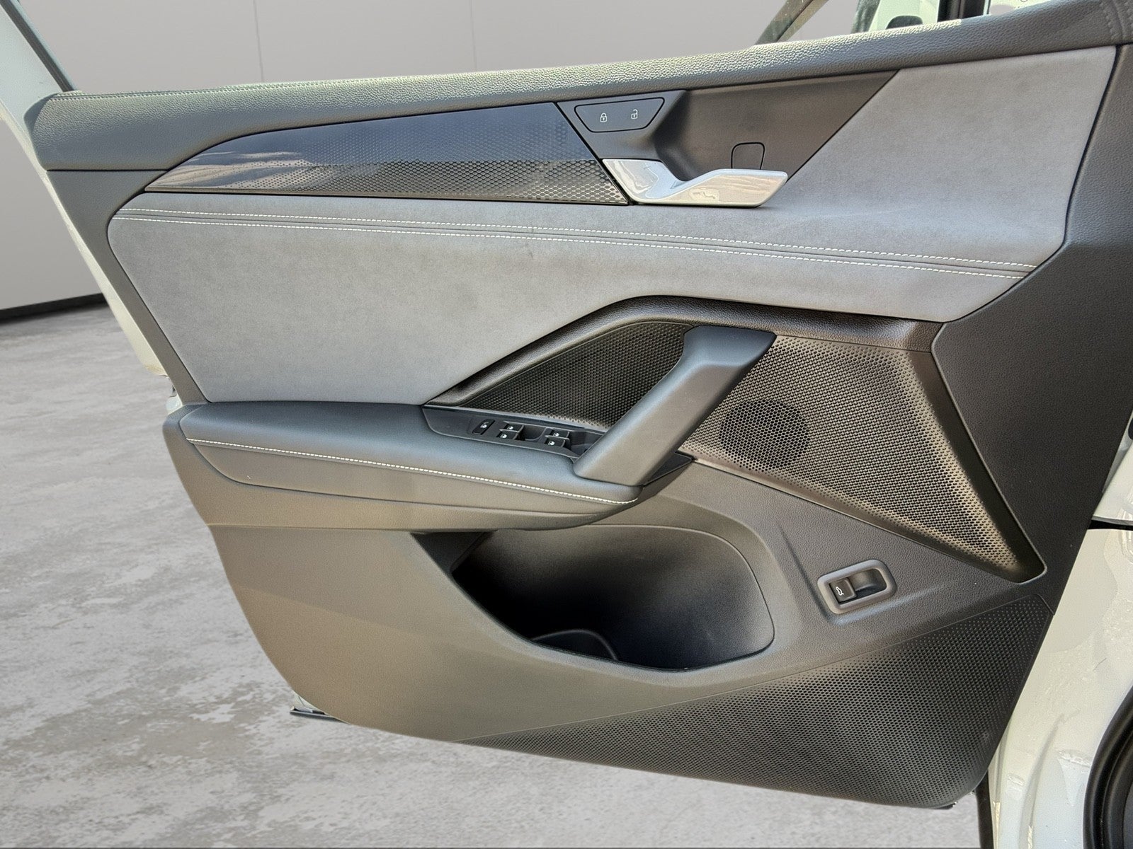 2025 Volkswagen Tiguan SE