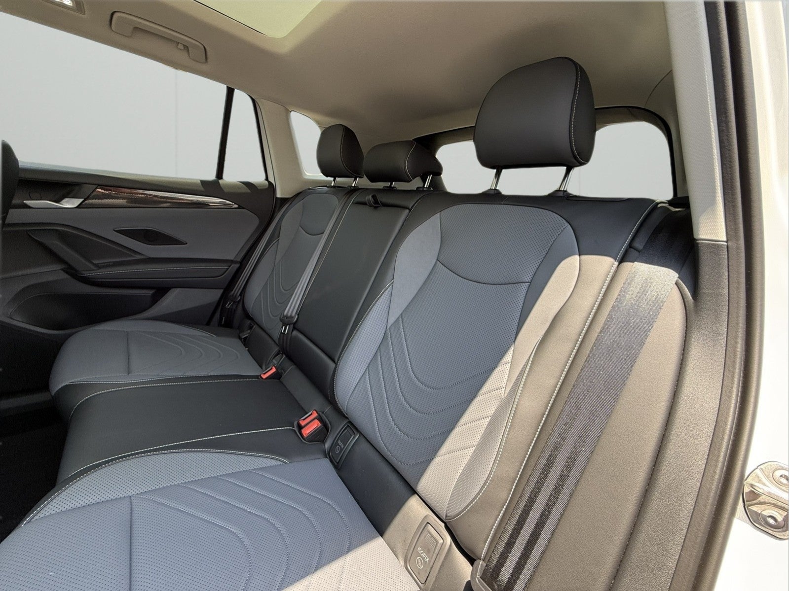 2025 Volkswagen Tiguan SE