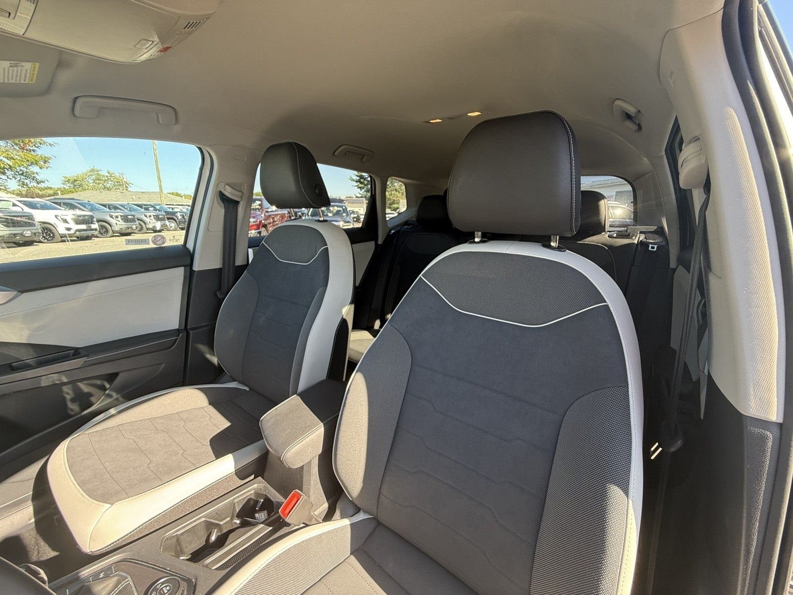 2025 Volkswagen Taos SE