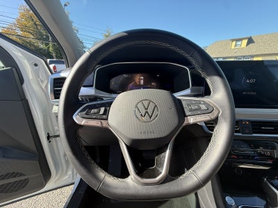 2025 Volkswagen Taos SE
