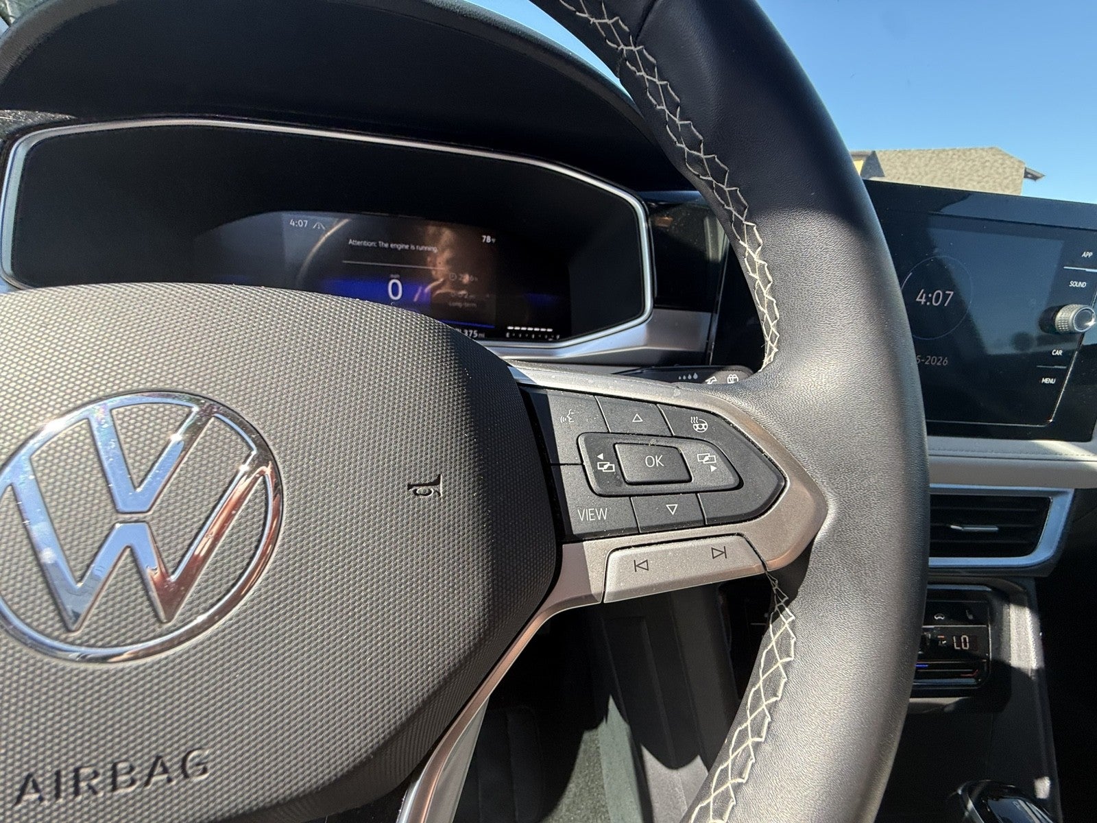 2025 Volkswagen Taos SE
