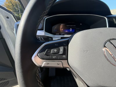 2025 Volkswagen Taos SE