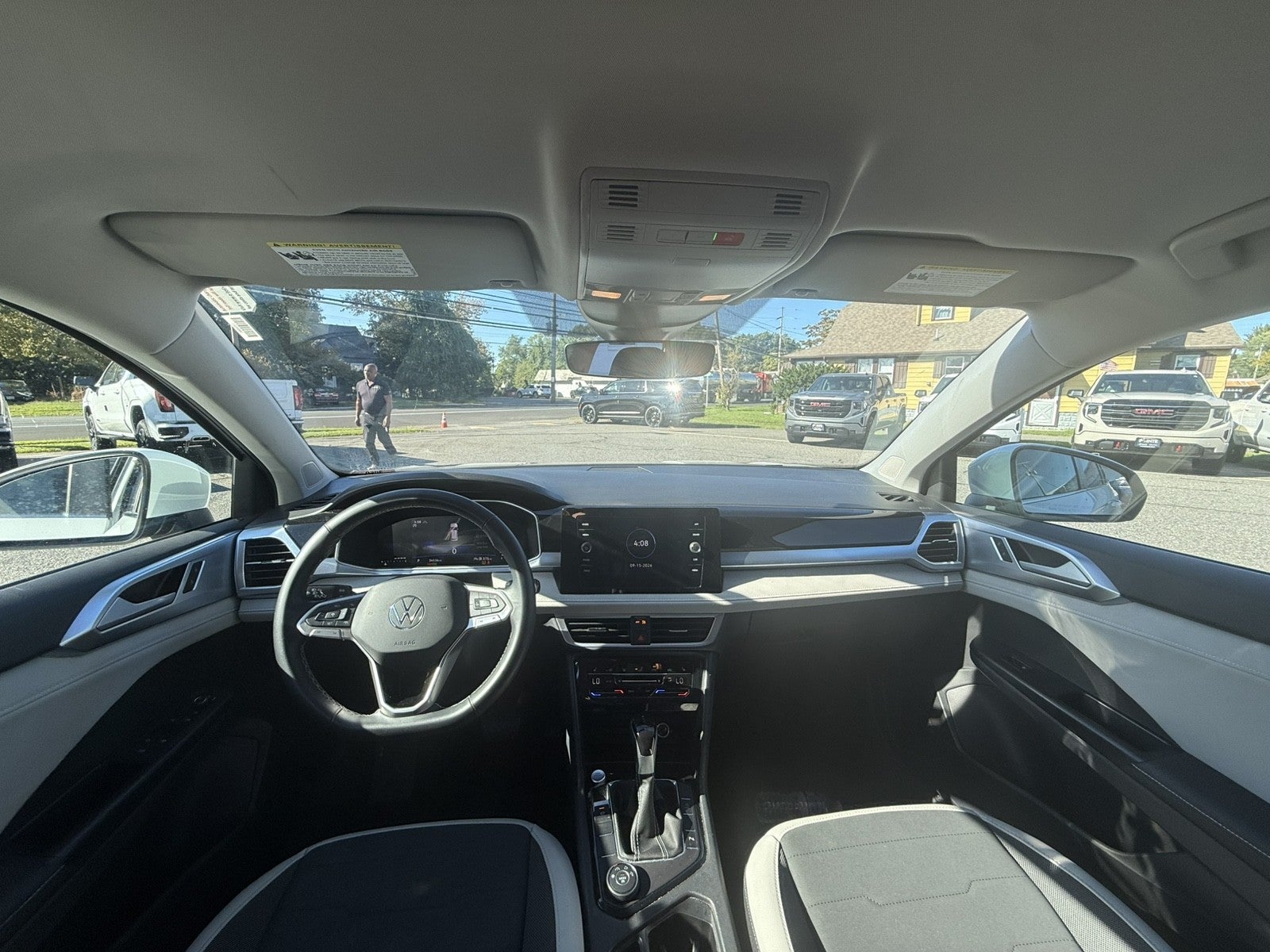 2025 Volkswagen Taos SE