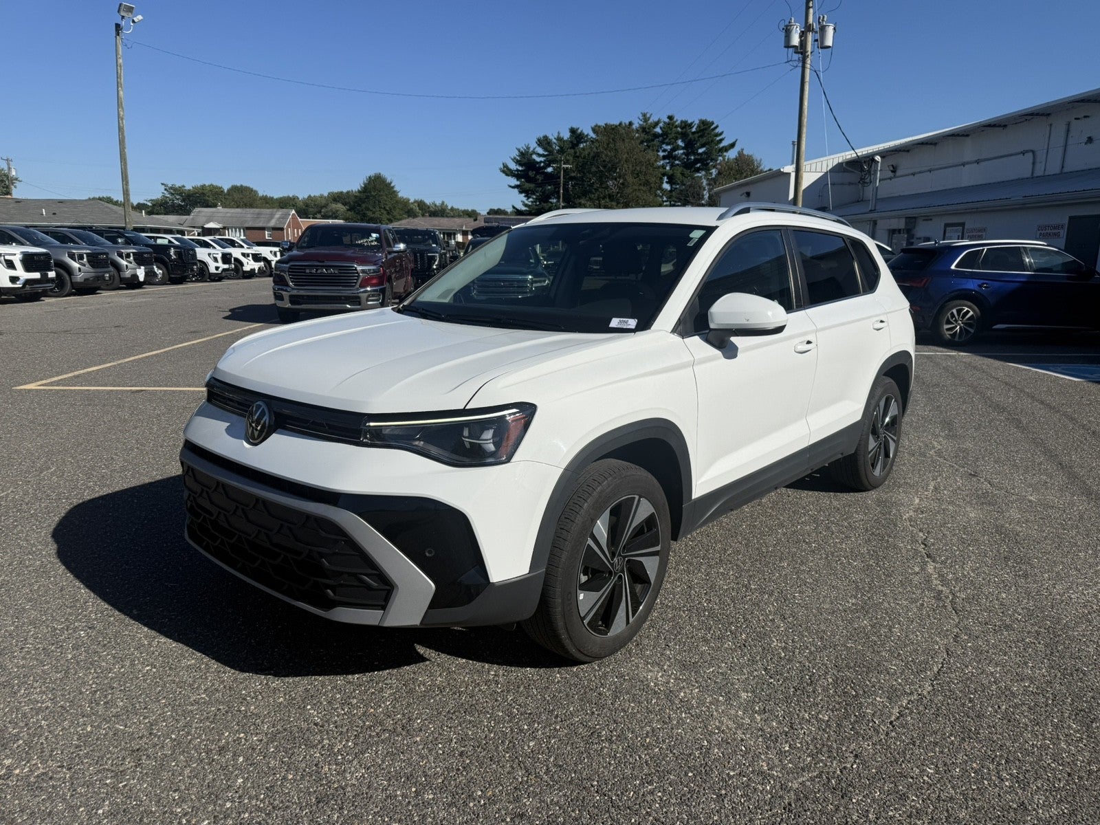 2025 Volkswagen Taos SE