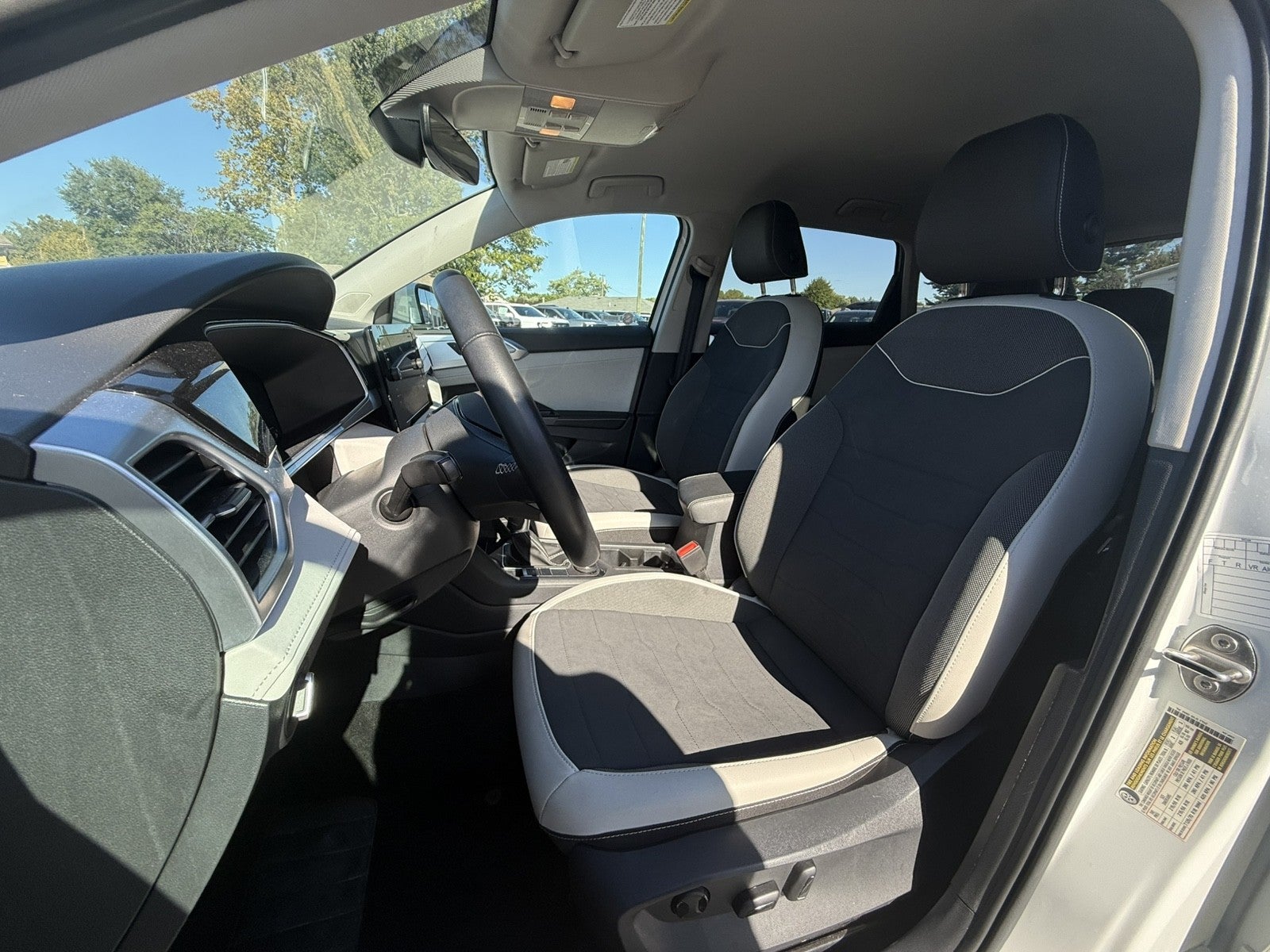 2025 Volkswagen Taos SE