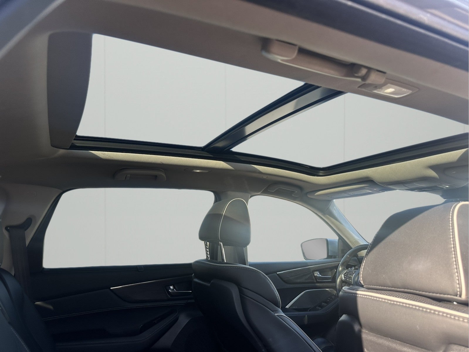 2023 Acura MDX w/Advance Package