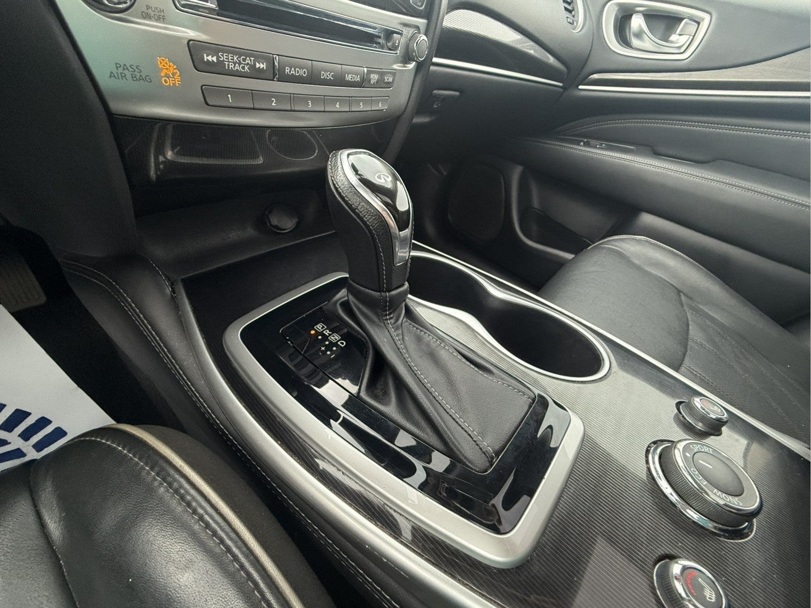 2019 INFINITI QX60 LUXE