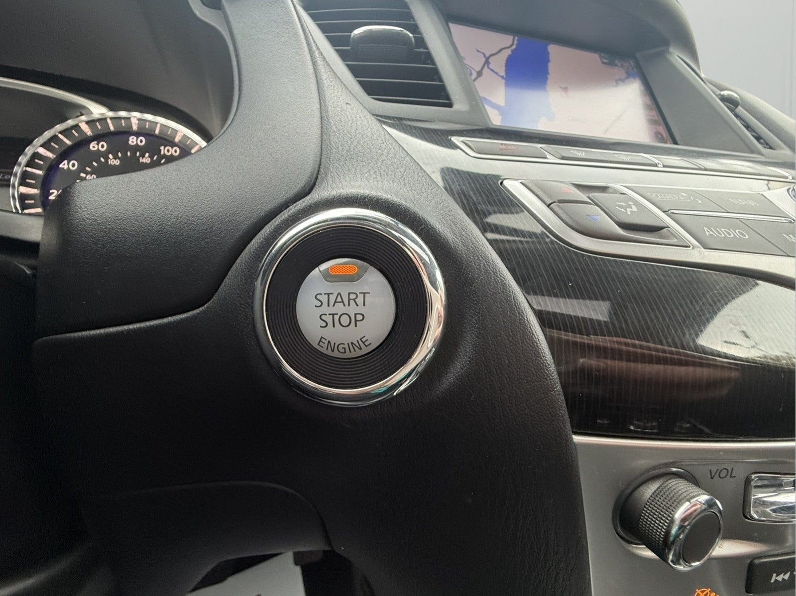2019 INFINITI QX60 LUXE
