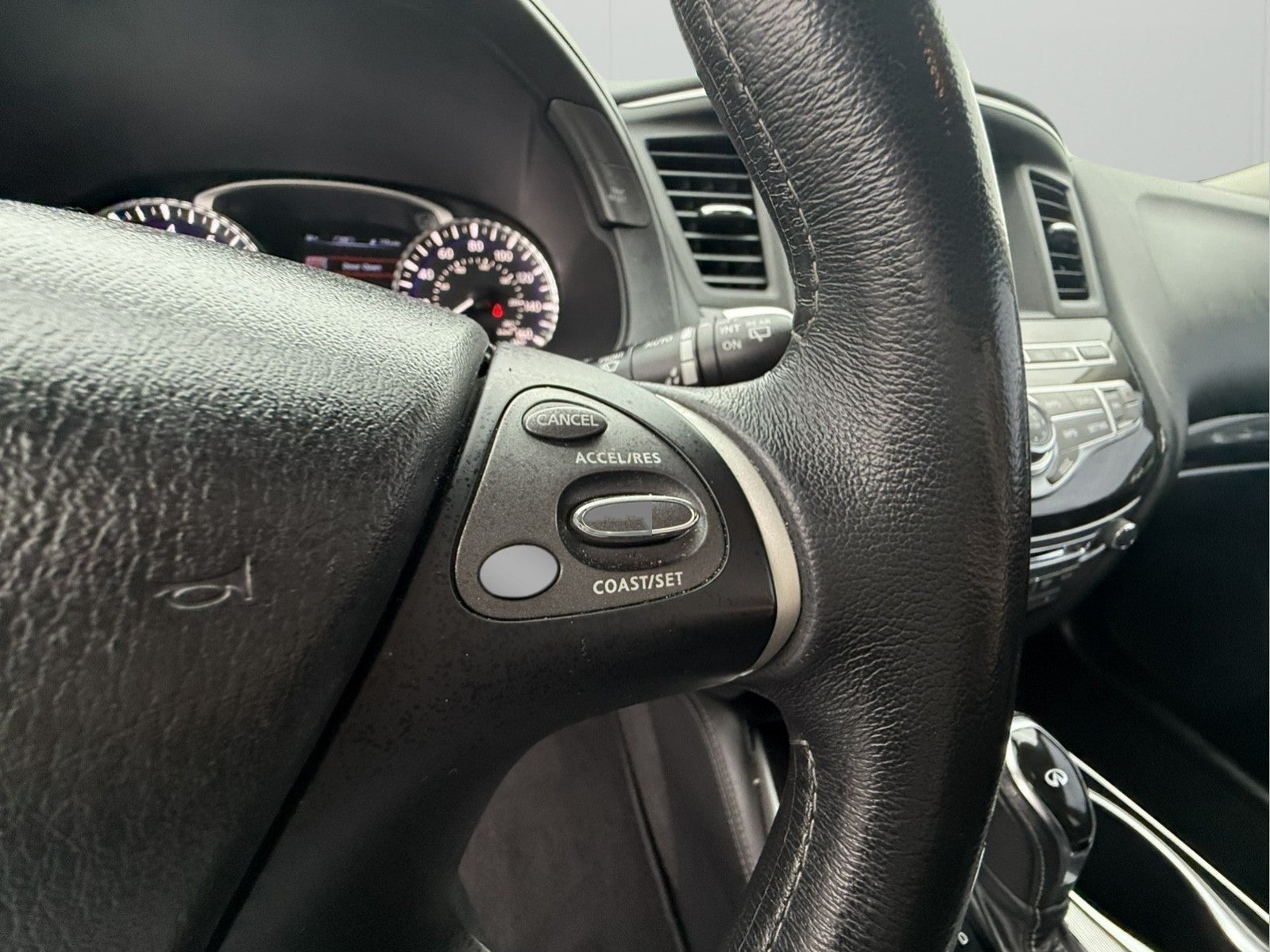 2017 INFINITI QX60 Base