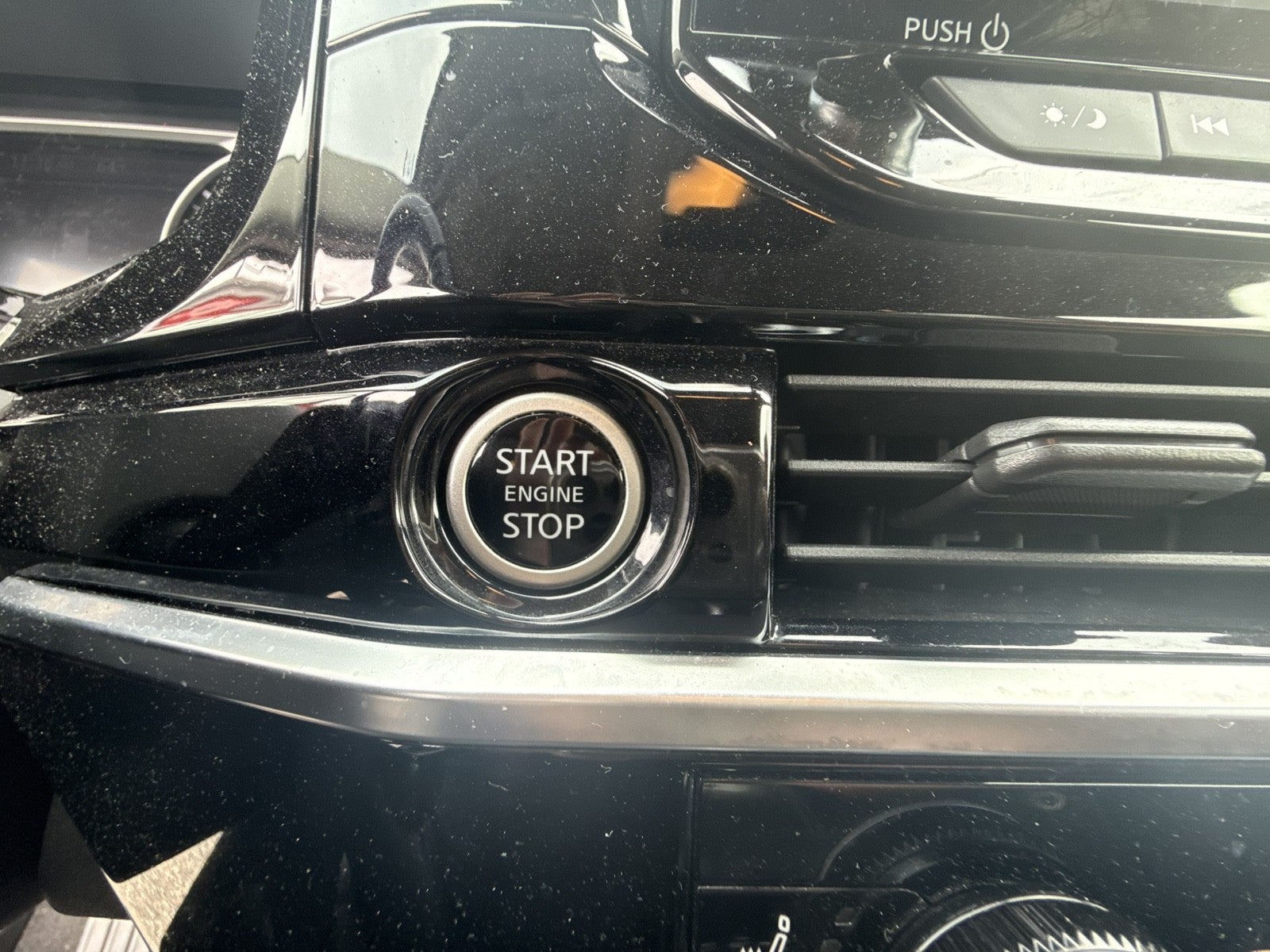 2022 Nissan Pathfinder SV 4WD