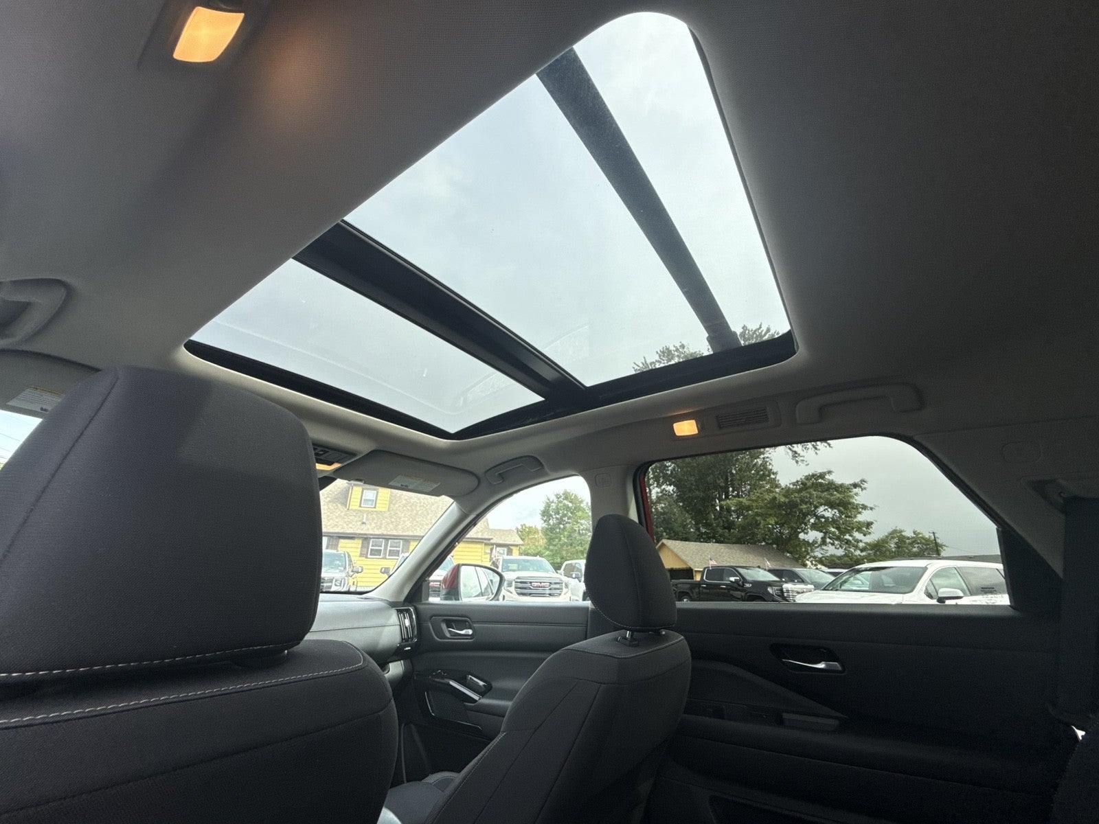 2022 Nissan Pathfinder SV 4WD