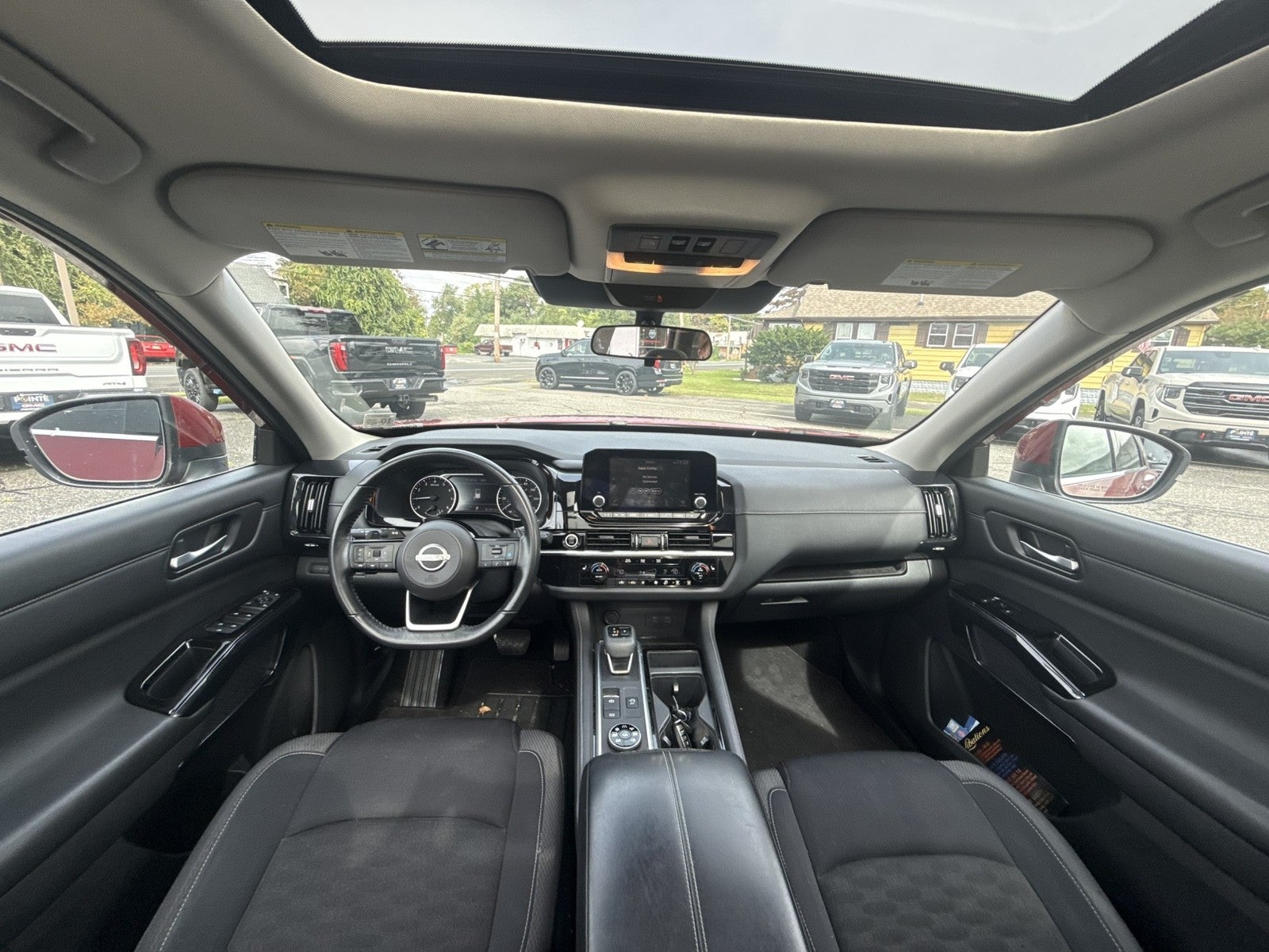 2022 Nissan Pathfinder SV 4WD
