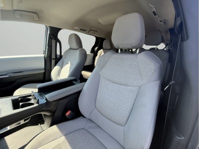 2025 Toyota Sienna LE