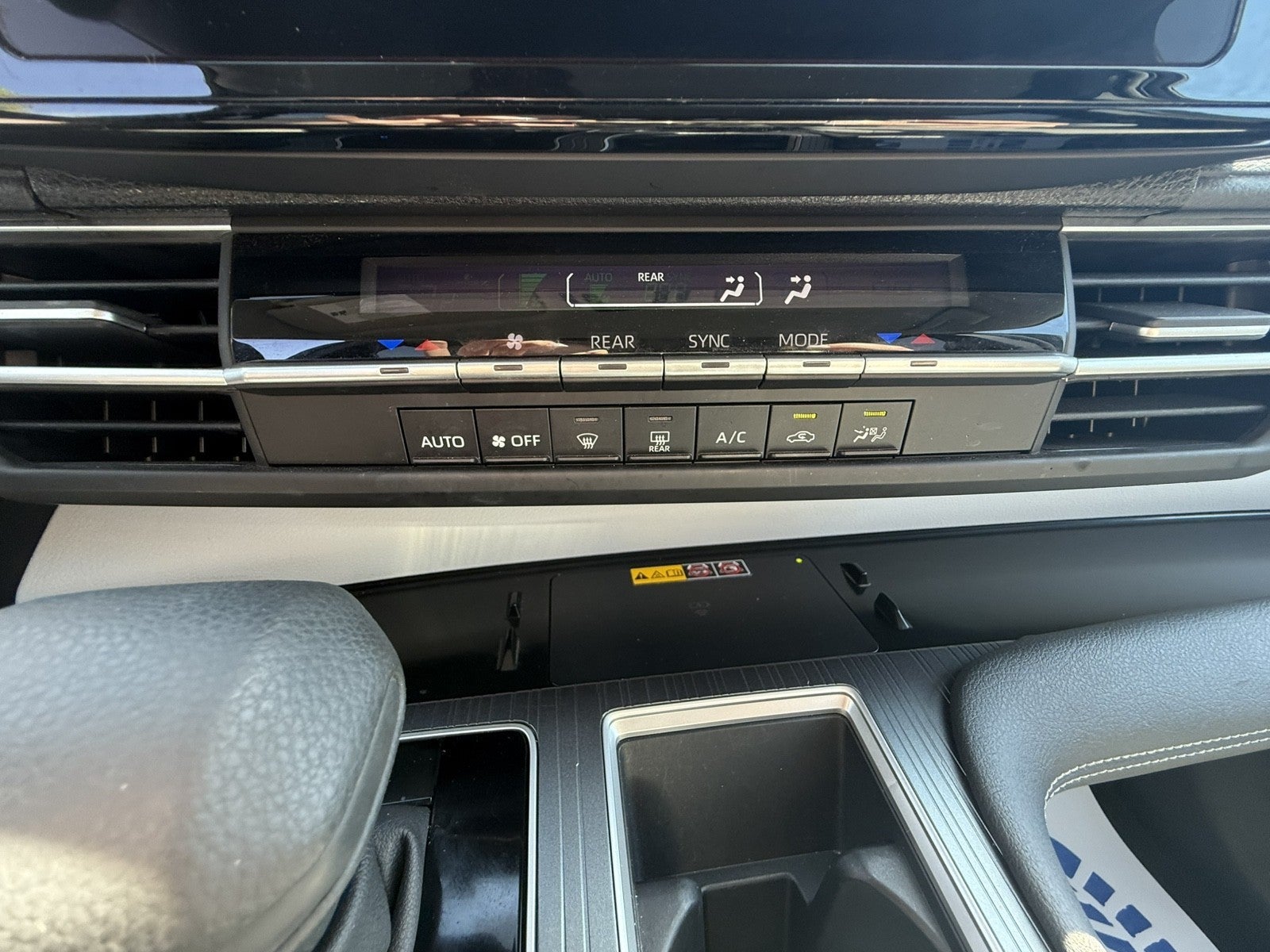 2025 Toyota Sienna LE