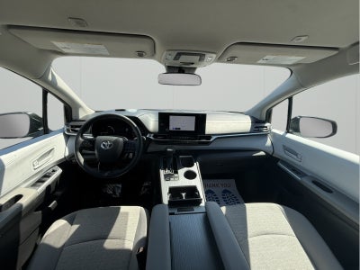 2025 Toyota Sienna LE