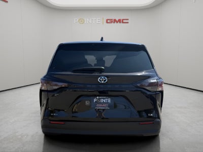 2025 Toyota Sienna LE