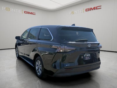 2025 Toyota Sienna LE