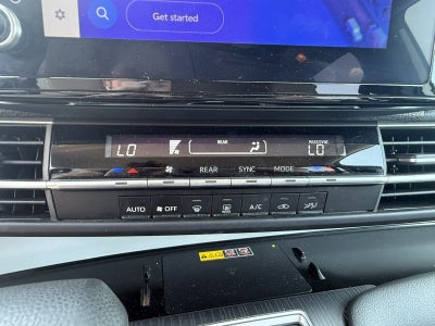 2025 Toyota Sienna LE