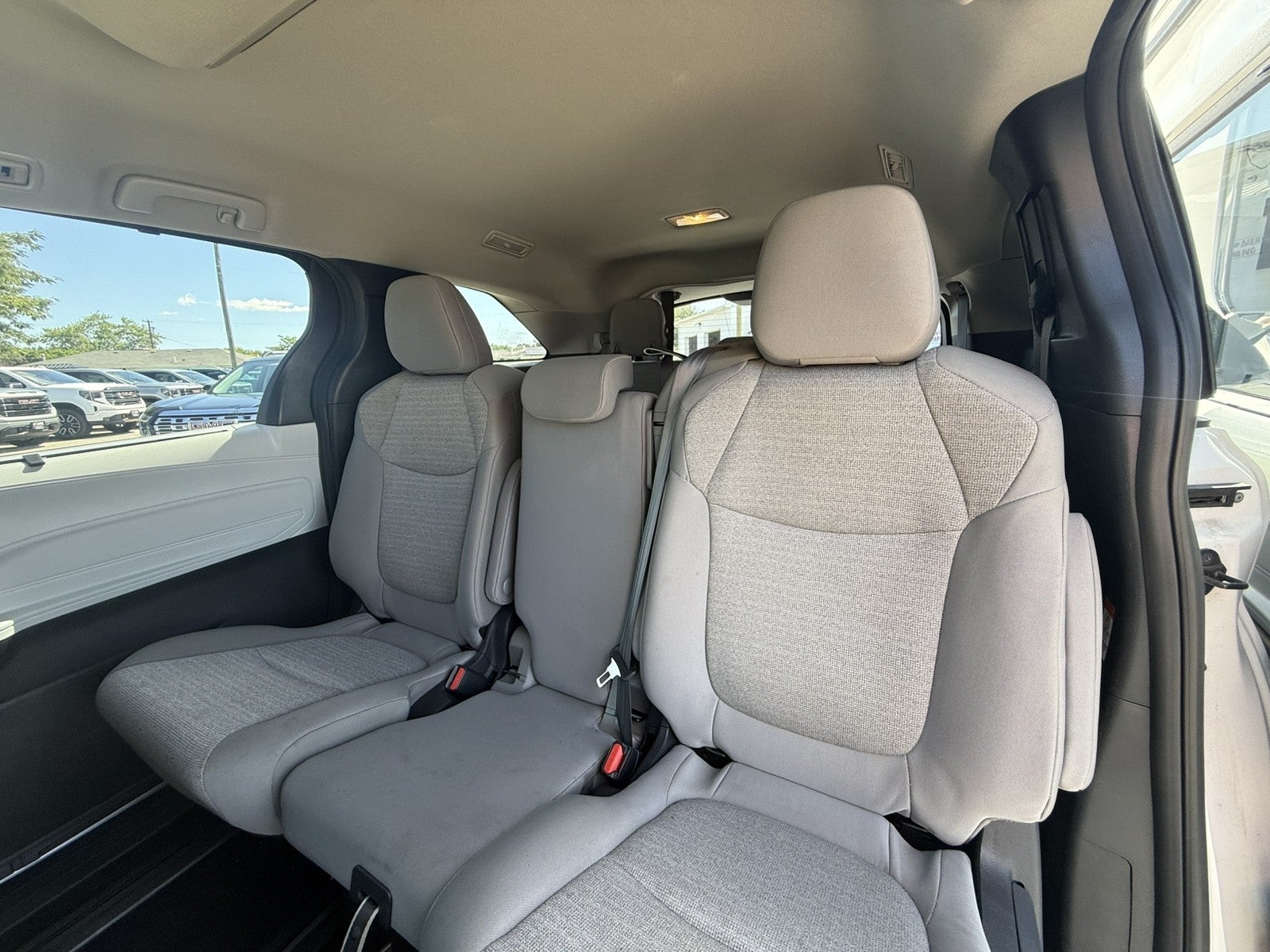 2025 Toyota Sienna LE