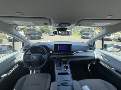 2025 Toyota Sienna LE
