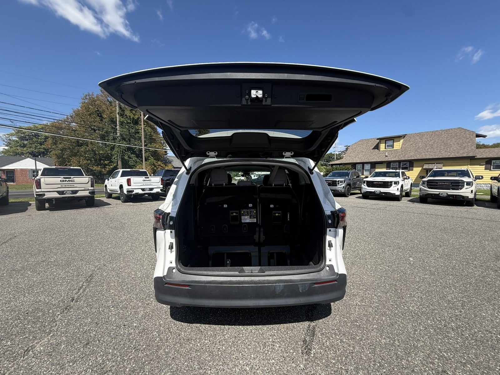 2025 Toyota Sienna LE
