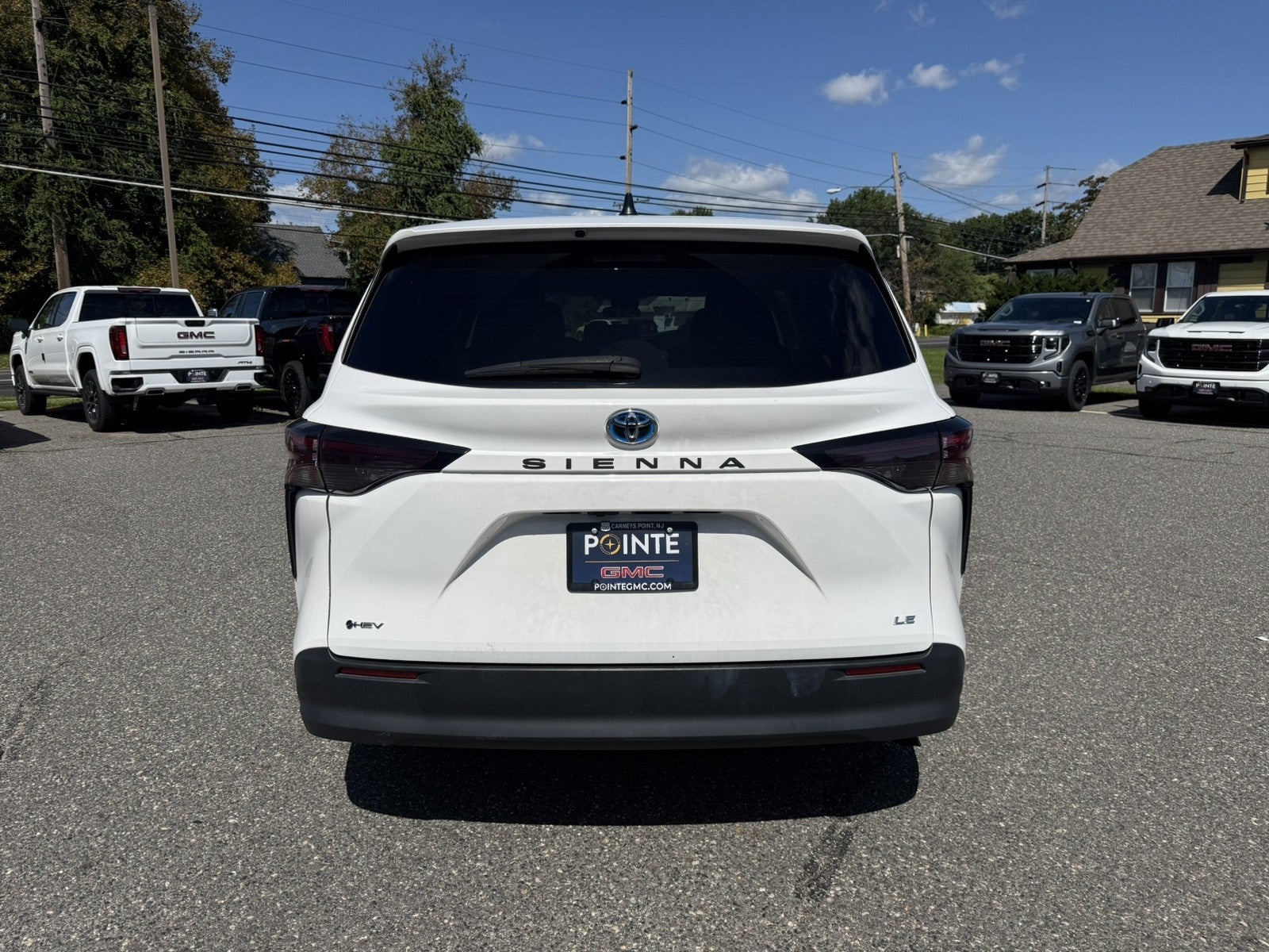 2025 Toyota Sienna LE