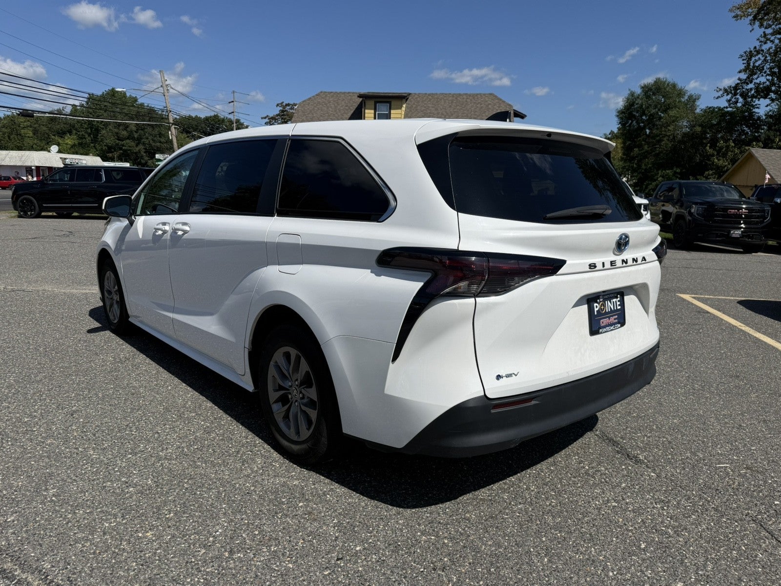 2025 Toyota Sienna LE
