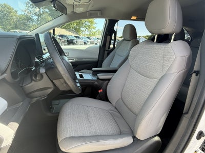 2025 Toyota Sienna LE