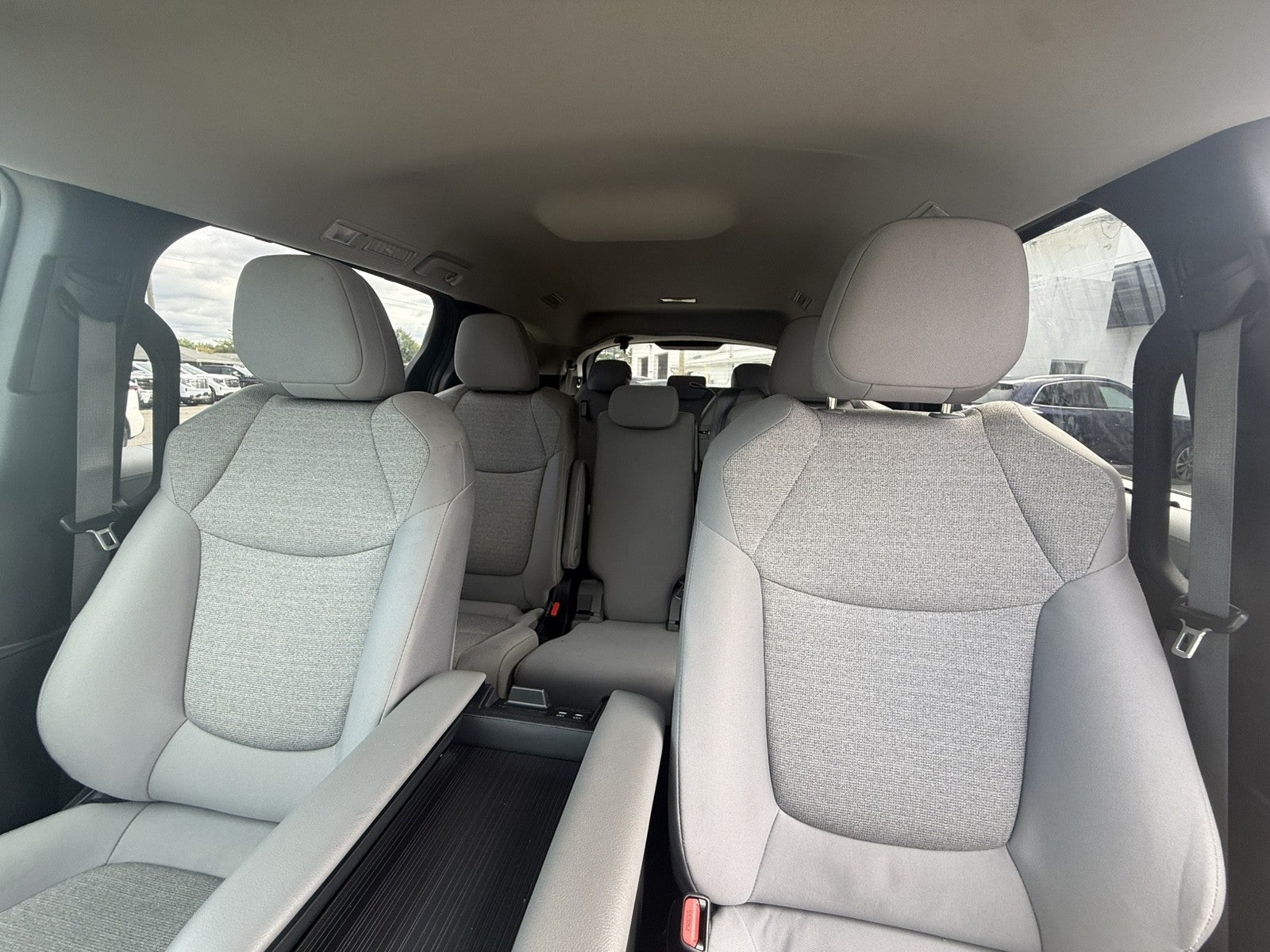 2025 Toyota Sienna LE