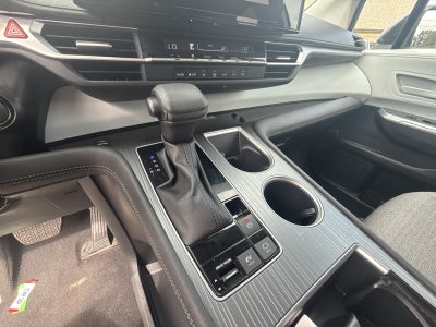 2025 Toyota Sienna LE